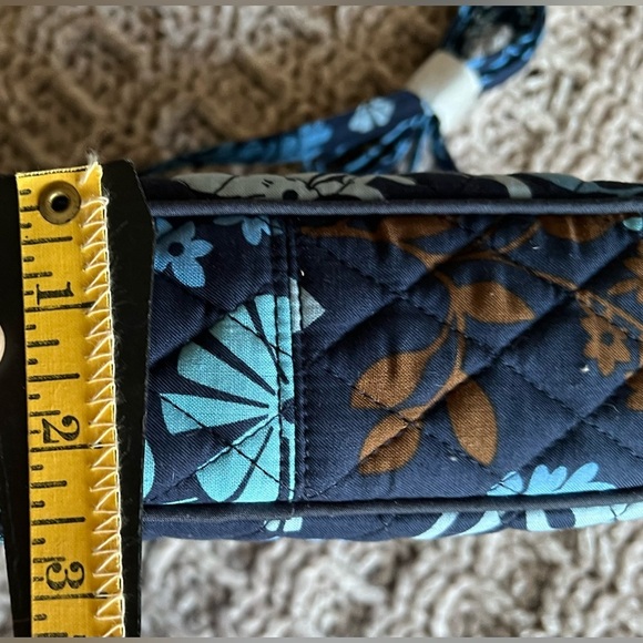 Vera Bradley Navy “Java Floral” Crossbody Bag in excellent pre owned condition. - Picture 7 of 7